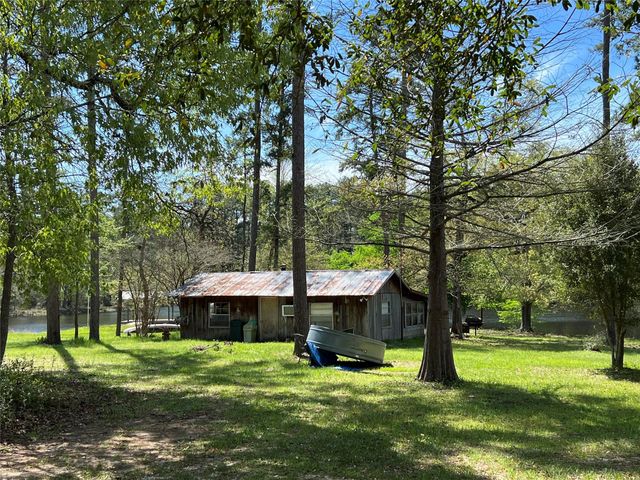 9296 County Road 302, Plantersville, TX 77363
