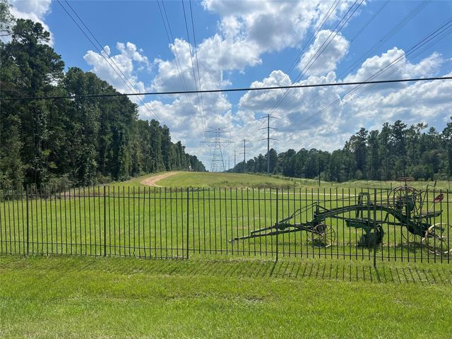 9296 County Road 302, Plantersville, TX 77363
