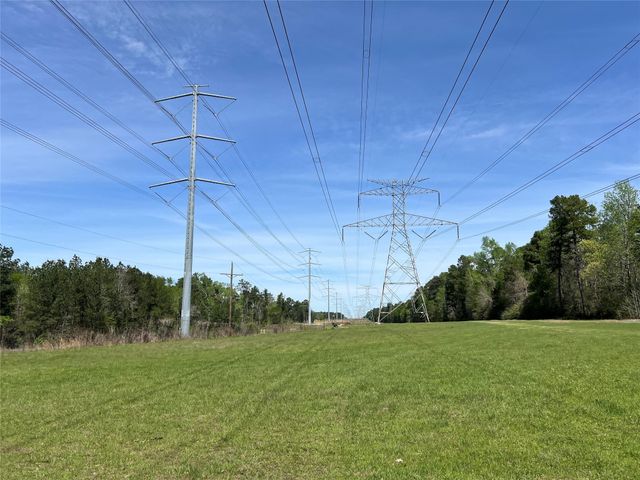9296 County Road 302, Plantersville, TX 77363