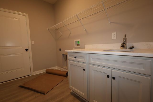 6956 Corsican Loop N, Hilliard, OH 43026