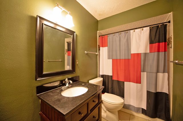 7107 Holly Hill Drive 17, Dallas, TX 75231