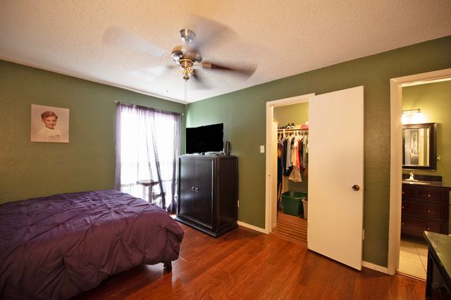 7107 Holly Hill Drive 17, Dallas, TX 75231