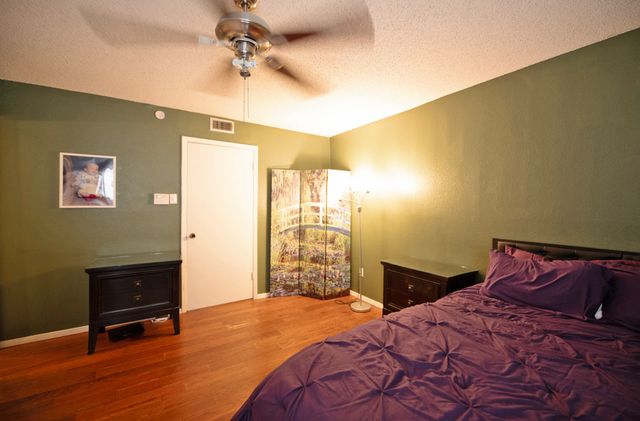 7107 Holly Hill Drive 17, Dallas, TX 75231