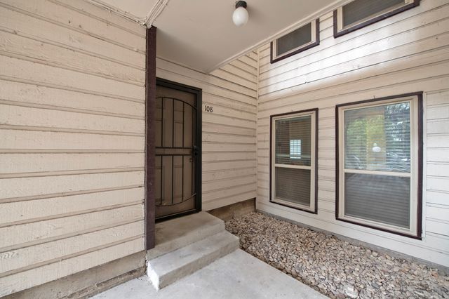 7107 Holly Hill Drive 17, Dallas, TX 75231