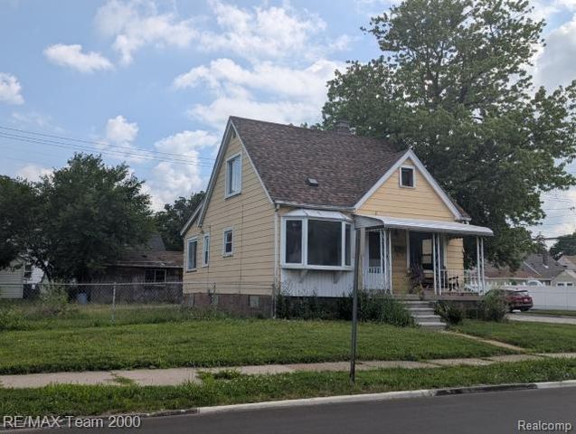 808 White Avenue, Lincoln Park, MI 48146