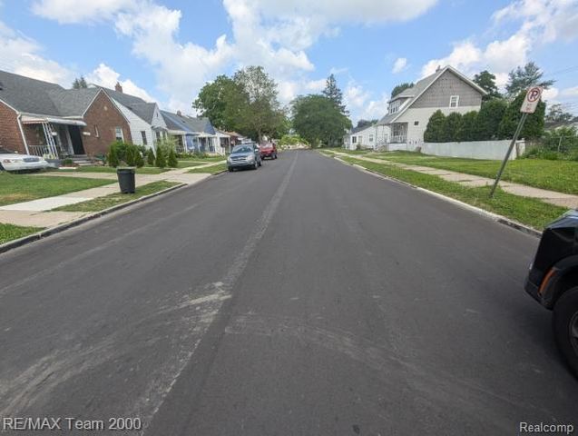 808 White Avenue, Lincoln Park, MI 48146