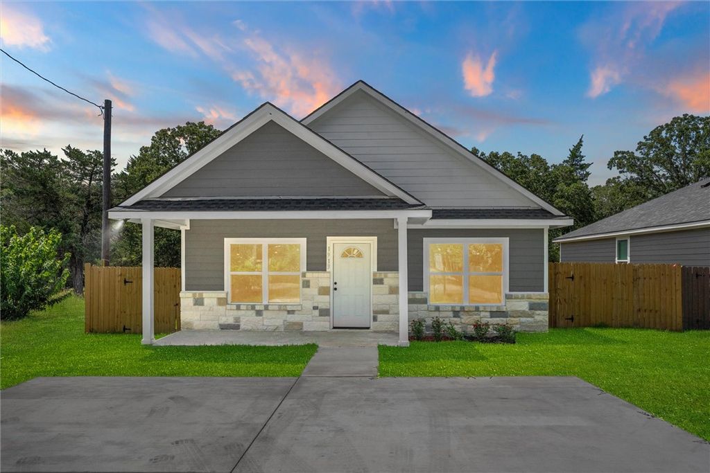 1913 Marshall Avenue, Bryan, TX 77803 — photo 3