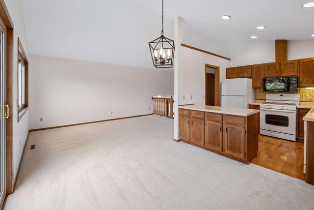4284 Eagle Crest Drive, Eagan, MN 55122