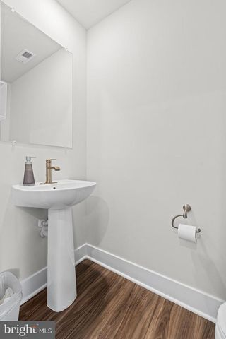 7736-A PORT CAPITAL DR, Elkridge, MD 21075