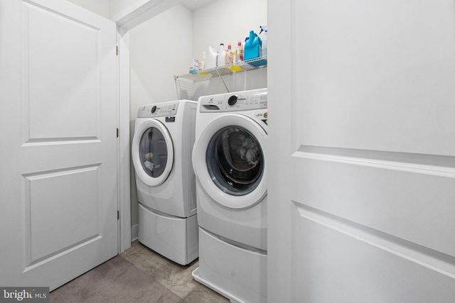 7736-A PORT CAPITAL DR, Elkridge, MD 21075