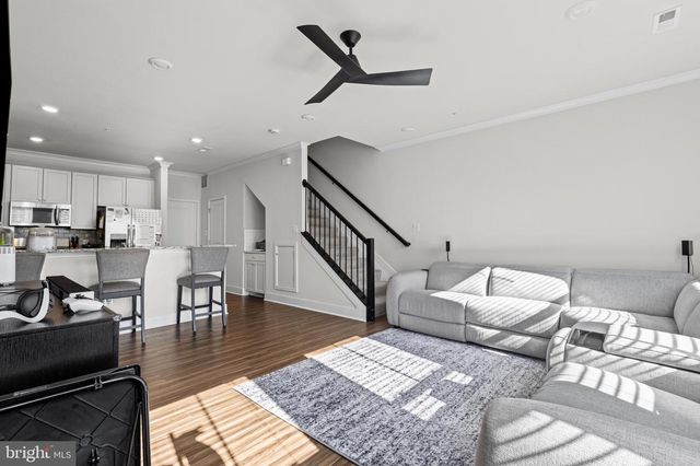 7736-A PORT CAPITAL DR, Elkridge, MD 21075