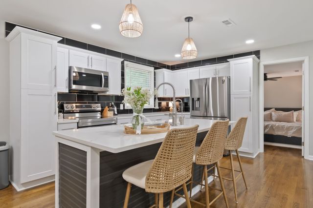405 Lynn Dr, Nashville, TN 37211