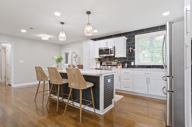 405 Lynn Dr, Nashville, TN 37211
