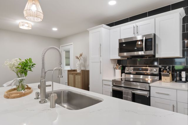 405 Lynn Dr, Nashville, TN 37211