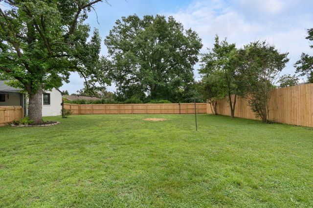405 Lynn Dr, Nashville, TN 37211