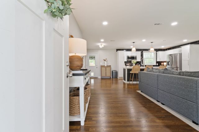 405 Lynn Dr, Nashville, TN 37211