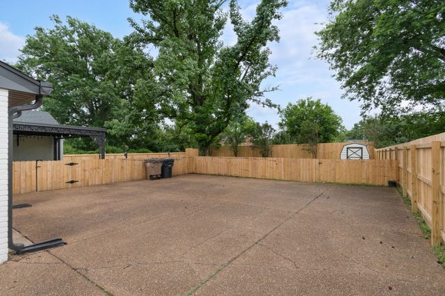 405 Lynn Dr, Nashville, TN 37211