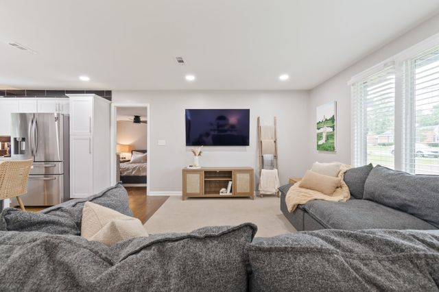 405 Lynn Dr, Nashville, TN 37211
