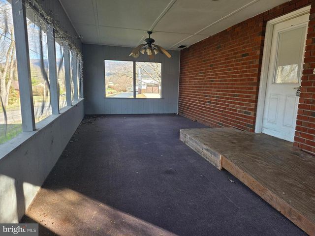 14201 MAPLE LEAF DR SE, Cumberland, MD 21502