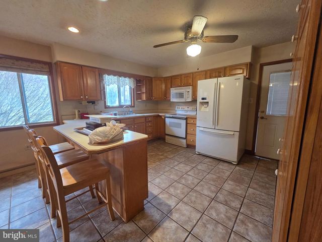 14201 MAPLE LEAF DR SE, Cumberland, MD 21502