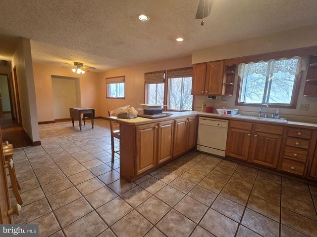 14201 MAPLE LEAF DR SE, Cumberland, MD 21502