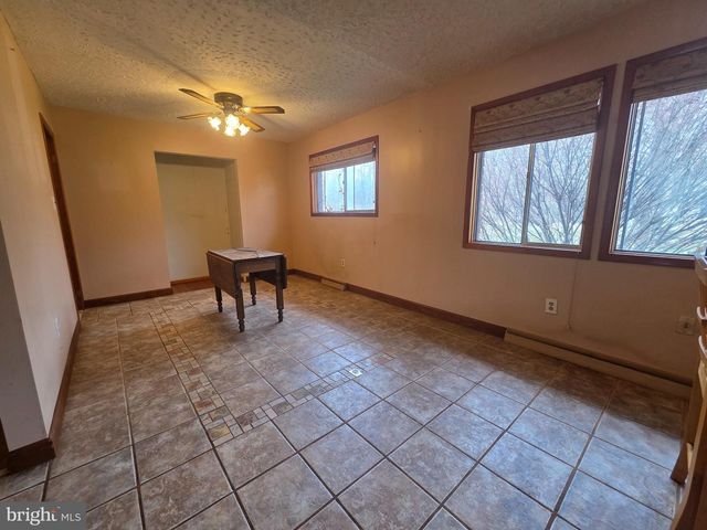 14201 MAPLE LEAF DR SE, Cumberland, MD 21502