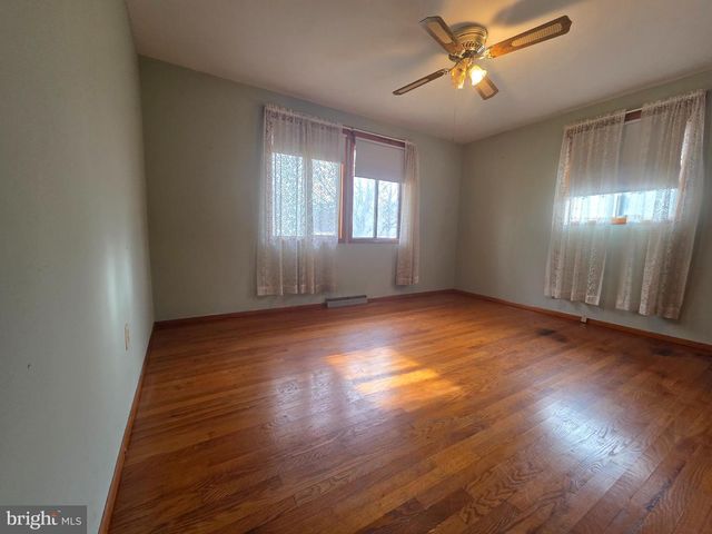 14201 MAPLE LEAF DR SE, Cumberland, MD 21502