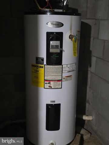 14201 MAPLE LEAF DR SE, Cumberland, MD 21502