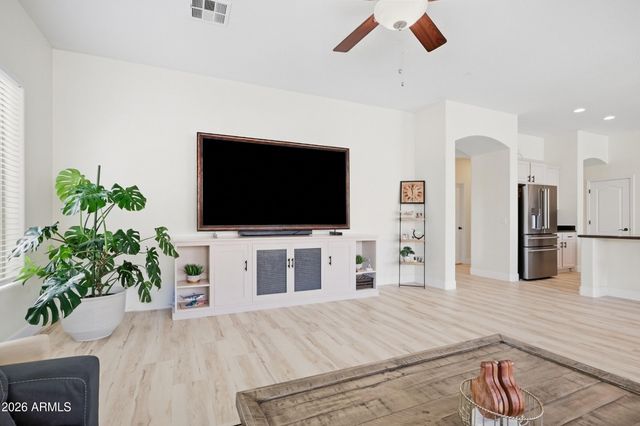 12260 W LONE TREE Trail, Peoria, AZ 85383