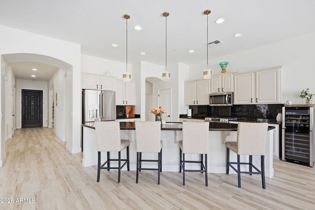 12260 W LONE TREE Trail, Peoria, AZ 85383