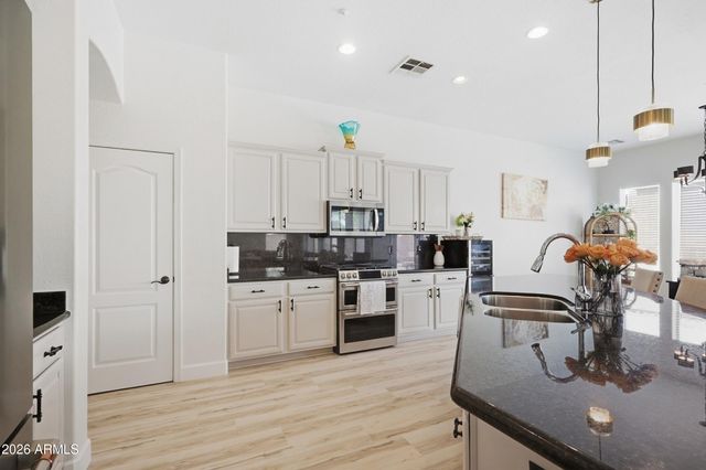12260 W LONE TREE Trail, Peoria, AZ 85383