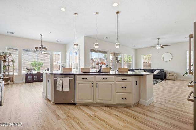 12260 W LONE TREE Trail, Peoria, AZ 85383