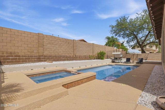 12260 W LONE TREE Trail, Peoria, AZ 85383