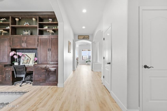 12260 W LONE TREE Trail, Peoria, AZ 85383