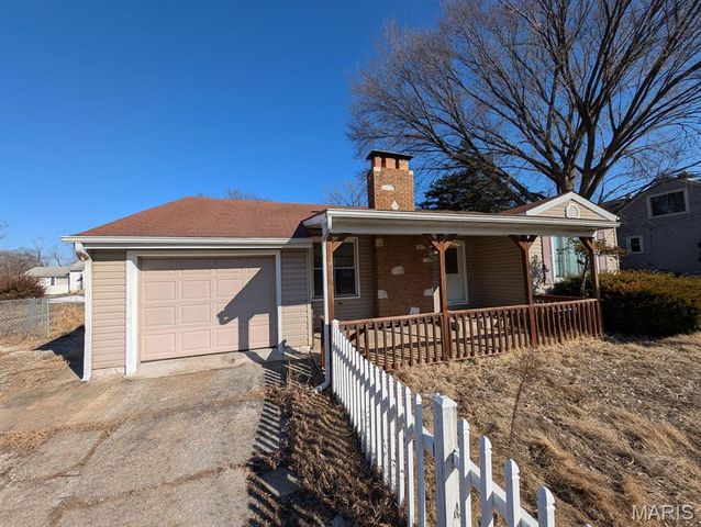 315 S Belt, Belleville, IL 62220