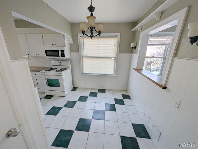 315 S Belt, Belleville, IL 62220