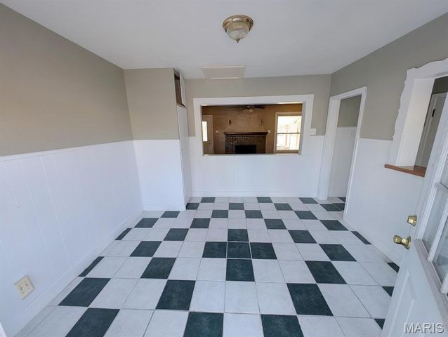315 S Belt, Belleville, IL 62220