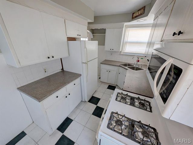 315 S Belt, Belleville, IL 62220