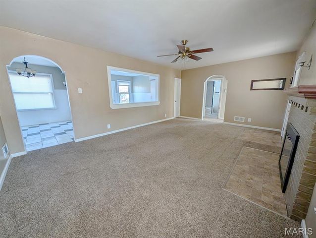 315 S Belt, Belleville, IL 62220