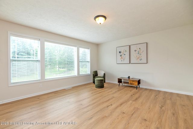 12880 Paradise Drive, Dewitt, MI 48820