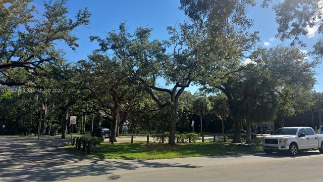 16851 NE 23rd Avenue A212, North Miami Beach, FL 33160