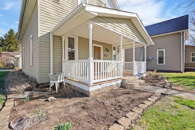 121 W Walnut Street, Flora, IN 46929