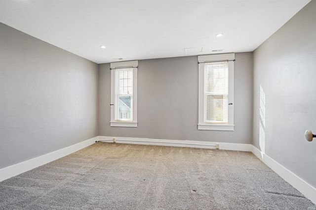 121 W Walnut Street, Flora, IN 46929