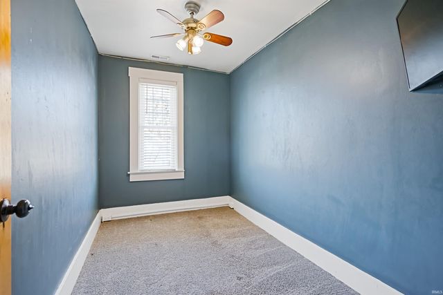 121 W Walnut Street, Flora, IN 46929