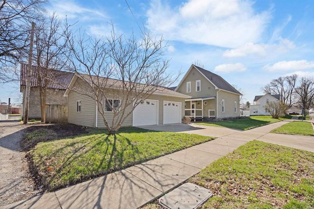 121 W Walnut Street, Flora, IN 46929