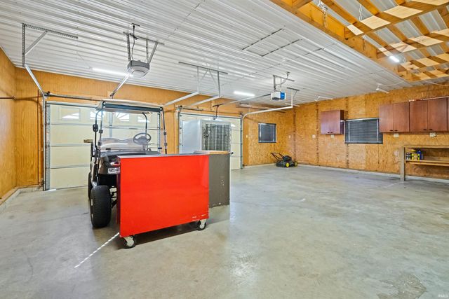 121 W Walnut Street, Flora, IN 46929