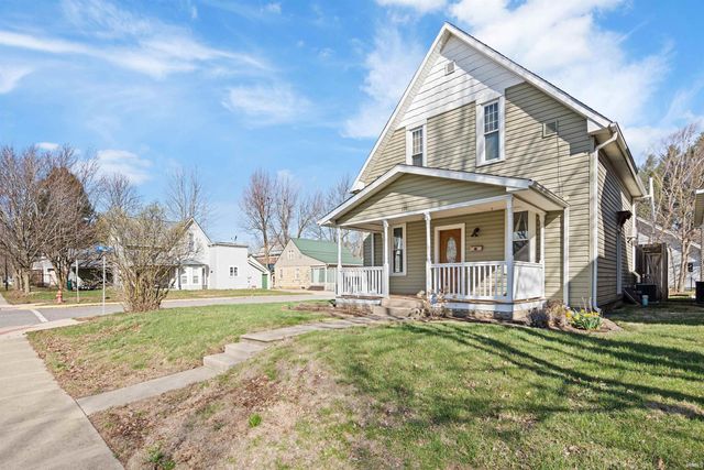 121 W Walnut Street, Flora, IN 46929