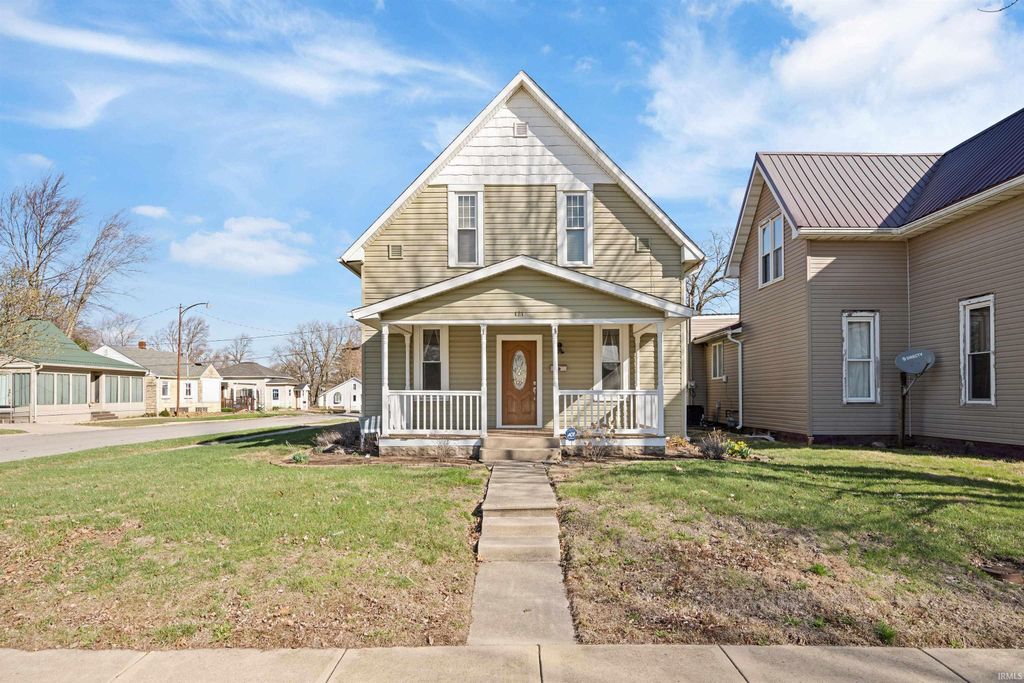 121 W Walnut Street, Flora, IN 46929