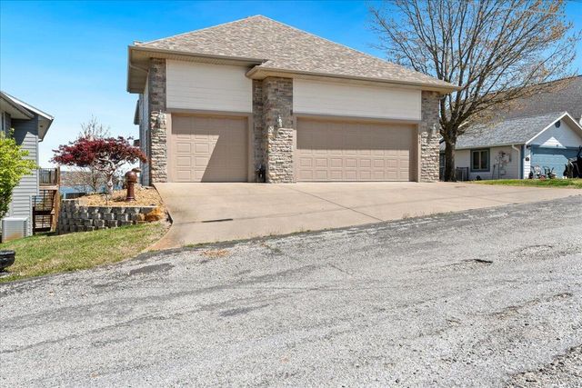 500 Navajo Trail, Kimberling City, MO 65686