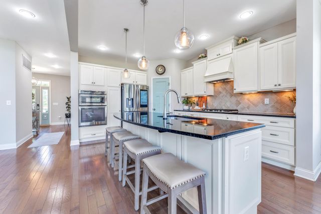1414 Kenley Place, Sunbury, OH 43074